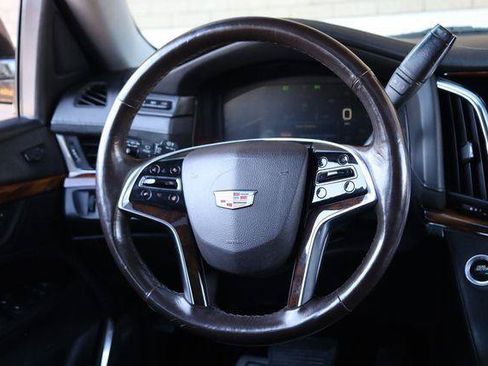 Used 2015 Cadillac Escalade Luxury AWD/4WD image 29