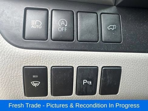 Used 2018 Toyota Highlander Limited FWD image 19
