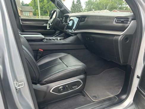 Used 2024 Jeep Wagoneer L Series II w/ Flexible Seating Group AWD/4WD image 52