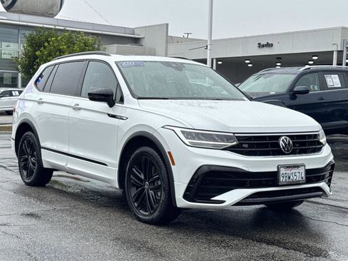 Certified 2022 Volkswagen Tiguan SE R-Line image 7
