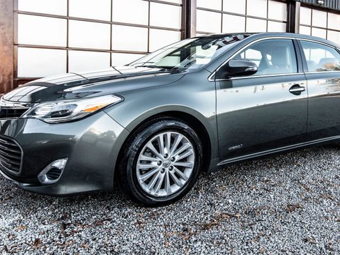 Used 2013 Toyota Avalon XLE Premium image 5