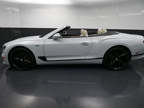 Used 2024 Bentley Continental GT AWD/4WD image 37