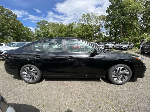 Used 2025 Subaru Legacy Limited image 9