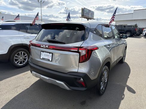 Used 2025 Kia Seltos LX image 5