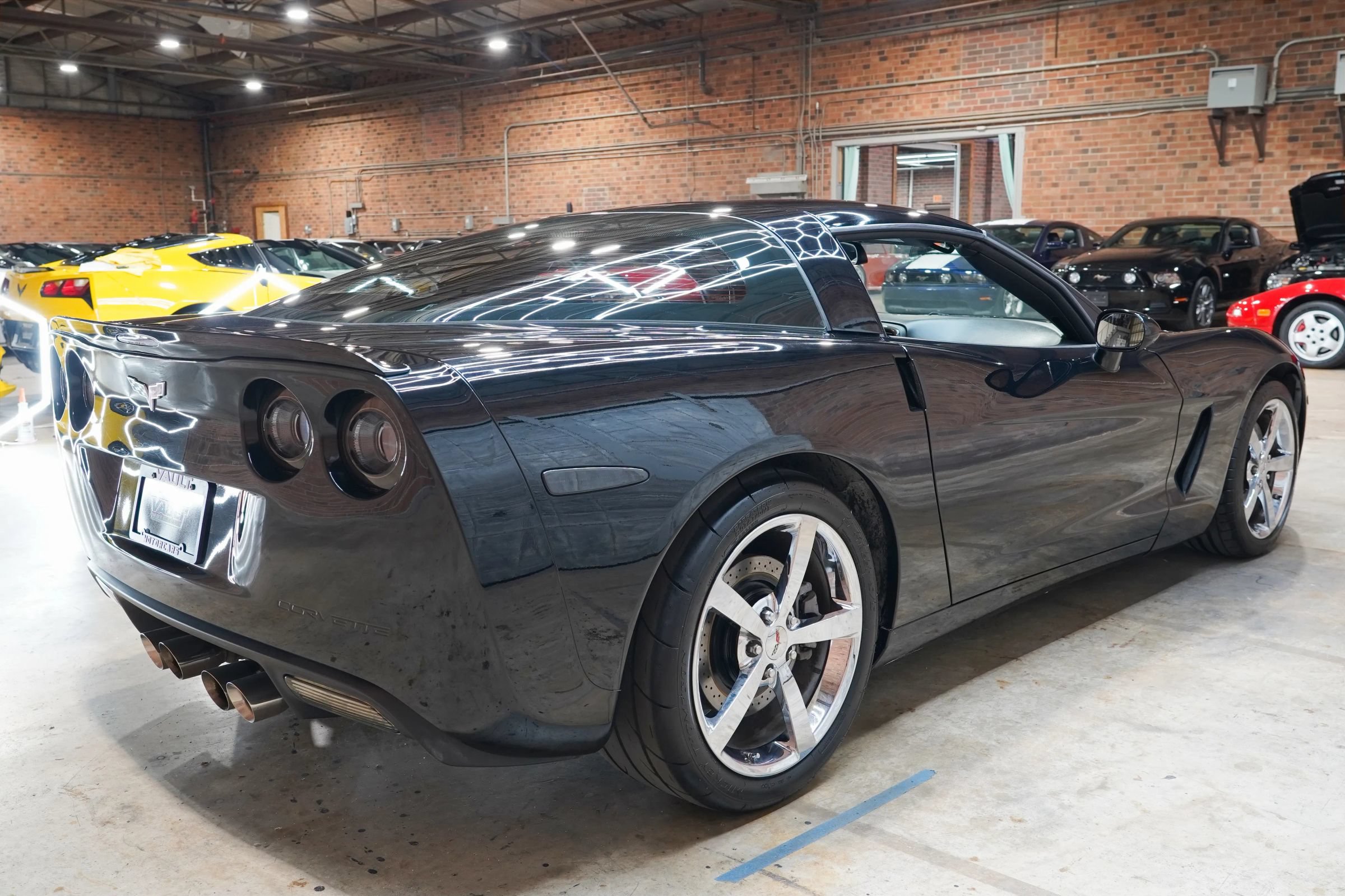 Used 2010 Chevrolet Corvette Coupe w/ Preferred Equipment Group RWD image 13