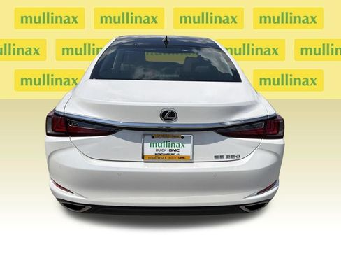 Used 2025 Lexus ES 350 Ultra Luxury FWD image 9
