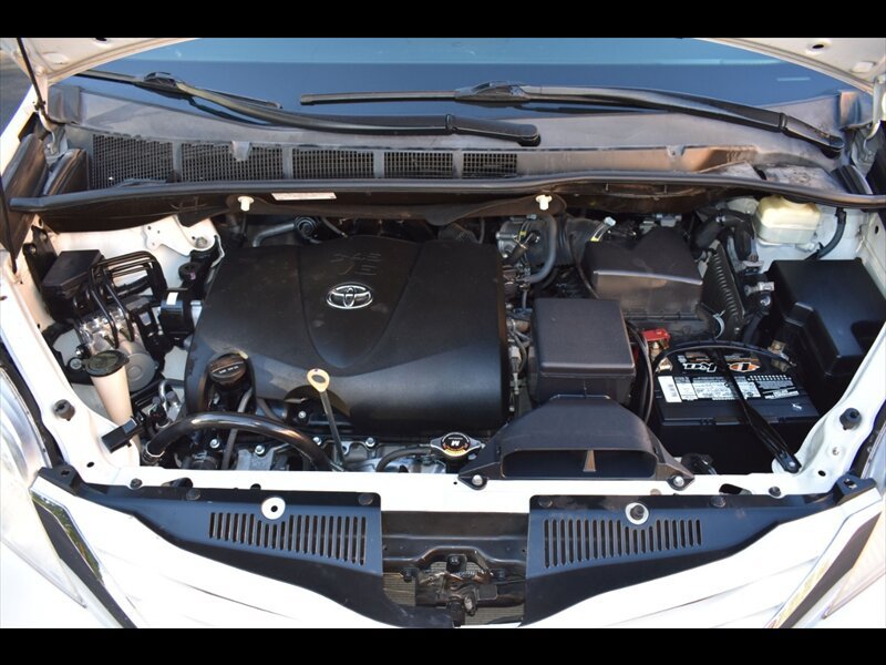 Used 2017 Toyota Sienna LE FWD image 39