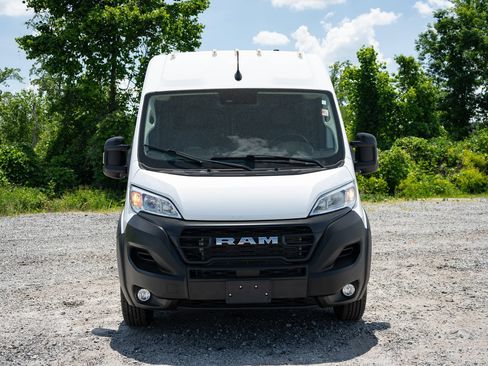 Used 2025 RAM ProMaster 2500 w/ Convenience Group FWD image 2