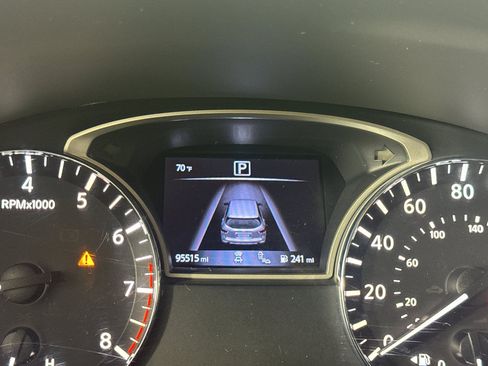 Used 2019 Nissan Pathfinder SV FWD image 24