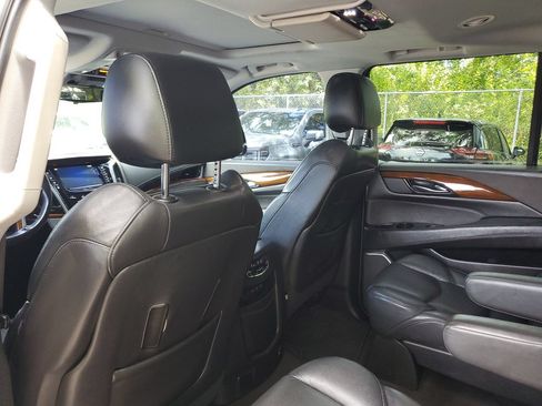 Used 2020 Cadillac Escalade ESV Premium Luxury AWD/4WD image 8