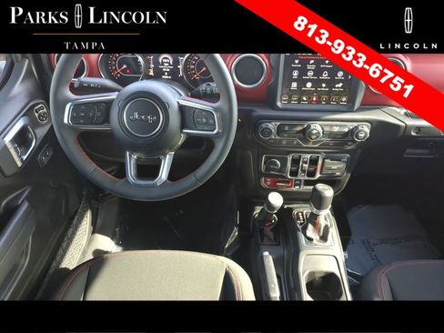 Used 2023 Jeep Wrangler Unlimited Rubicon AWD/4WD image 12