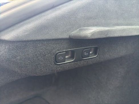 Used 2021 Tesla Model S Plaid image 11