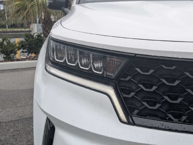 Used 2023 Kia Sorento EX w/ Panoramic Sunroof Package FWD image 9