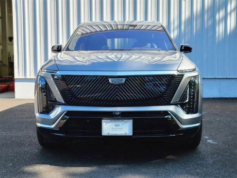 New 2026 Cadillac Vistiq Premium Luxury w/ LPO, Floor Liner Package image 9