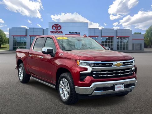 Used 2025 Chevrolet Silverado 1500 LTZ w/ LTZ Premium Package AWD/4WD image 2