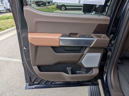 Certified 2025 Ford F150 King Ranch AWD/4WD image 33