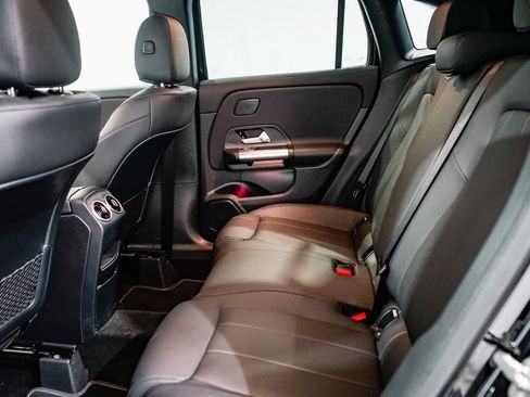 Used 2025 Mercedes-Benz GLA 250 image 17