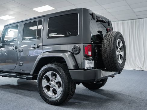 Used 2018 Jeep Wrangler Unlimited Sahara w/ Connectivity Group image 6