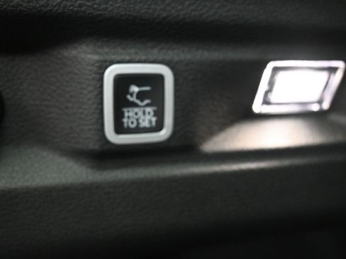 New 2025 Jeep Grand Cherokee L Altitude image 16