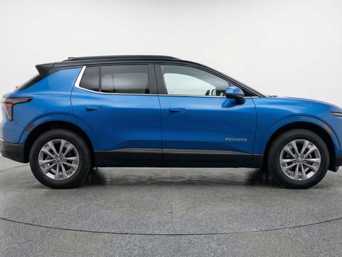 Used 2025 Chevrolet Equinox LT image 11