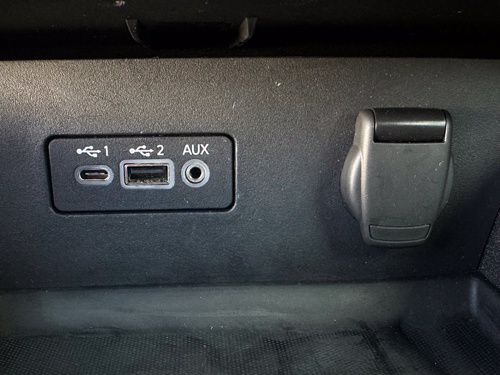 Used 2025 Nissan Altima 2.5 SV FWD image 21