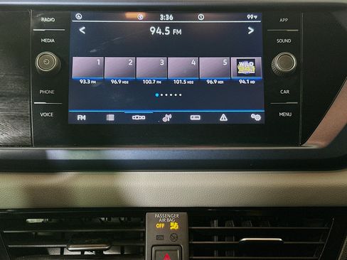 Used 2022 Volkswagen Taos SE FWD image 24