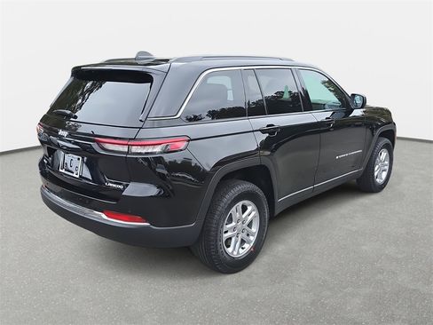 New 2025 Jeep Grand Cherokee Laredo w/ Luxury Tech Group I image 5