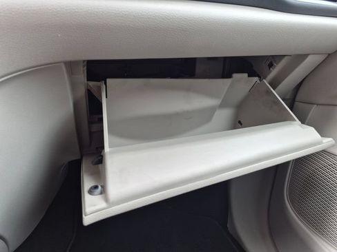 Used 2023 Chrysler Voyager LX FWD image 16
