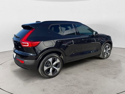 Certified 2024 Volvo XC40 B5 Plus w/ Protection Package Premier AWD/4WD image 7