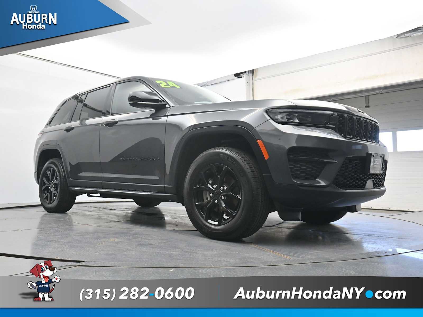 Used 2024 Jeep Grand Cherokee Altitude AWD/4WD image 19
