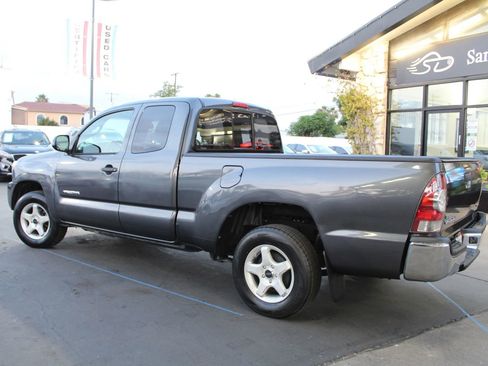 Used 2013 Toyota Tacoma 2WD Access Cab w/ SR5 Pkg image 3