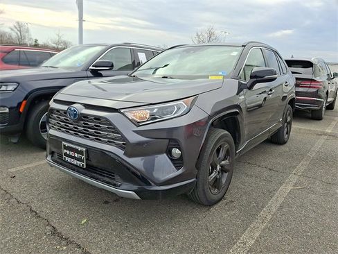 Used 2020 Toyota RAV4 XSE image 2