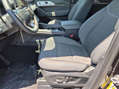 New 2026 Ford Explorer Active RWD image 4