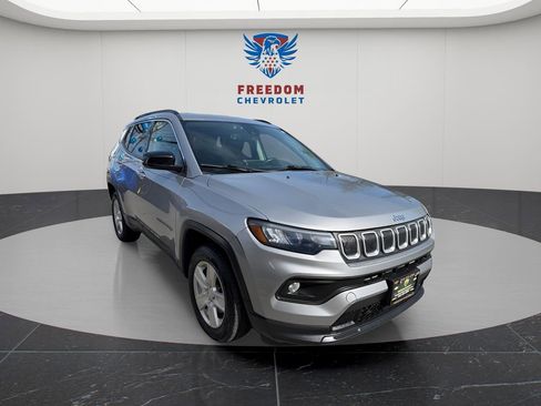 Used 2022 Jeep Compass Latitude w/ Convenience Group AWD/4WD image 7