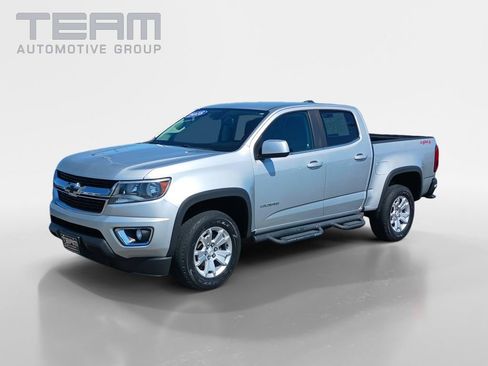 Used 2018 Chevrolet Colorado LT w/ LT Convenience Package AWD/4WD image 3