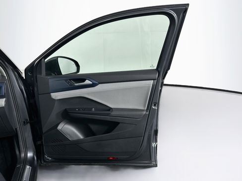 Used 2024 Volkswagen Taos SE FWD image 30