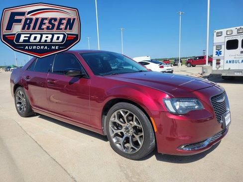Used 2018 Chrysler 300 Touring w/ Sport Appearance Package RWD image 3