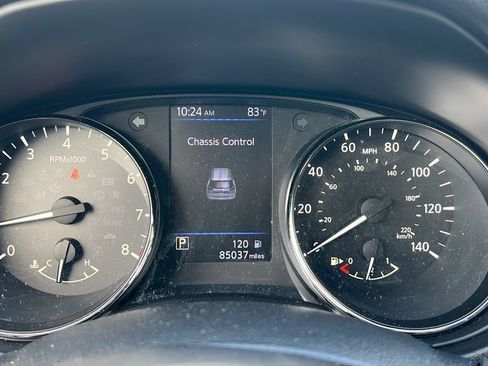 Used 2020 Nissan Rogue SV FWD image 21