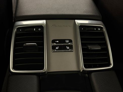 Used 2012 Porsche Panamera 4 image 27