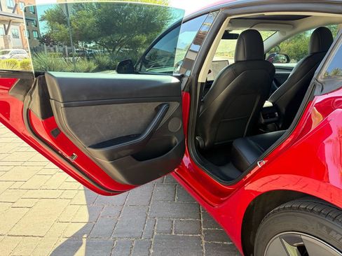 Used 2022 Tesla Model 3 Long Range AWD/4WD image 9