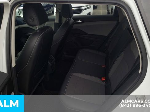 Used 2022 Volkswagen Taos SE image 18