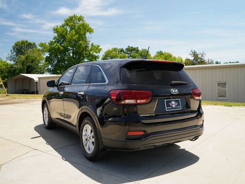 Used 2019 Kia Sorento L FWD image 4