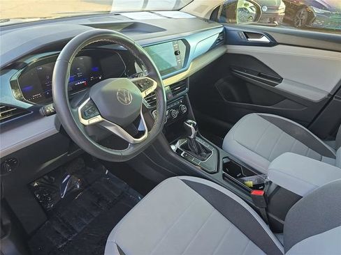 Used 2024 Volkswagen Taos SE w/ Black Wheel Package FWD image 14