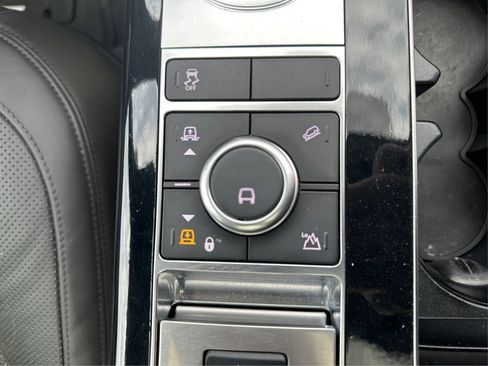 Used 2020 Land Rover Range Rover HSE image 44