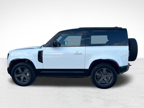 Used 2025 Land Rover Defender 90 X-Dynamic SE AWD/4WD image 2