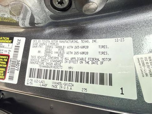 Certified 2024 Toyota Sequoia Platinum AWD/4WD image 19