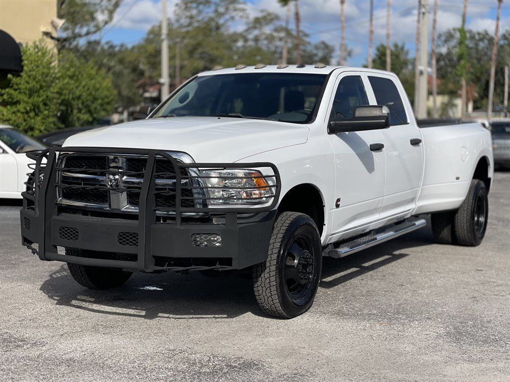 Used 2018 RAM 3500 Tradesman w/ Chrome Appearance Group AWD/4WD image 9