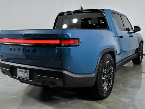 Used 2025 Rivian R1T Premium AWD/4WD image 12