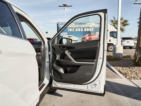 Used 2022 Mitsubishi Eclipse Cross ES image 11