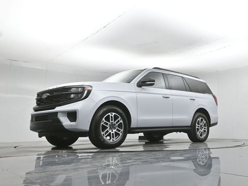 Used 2025 Ford Expedition Active RWD image 46